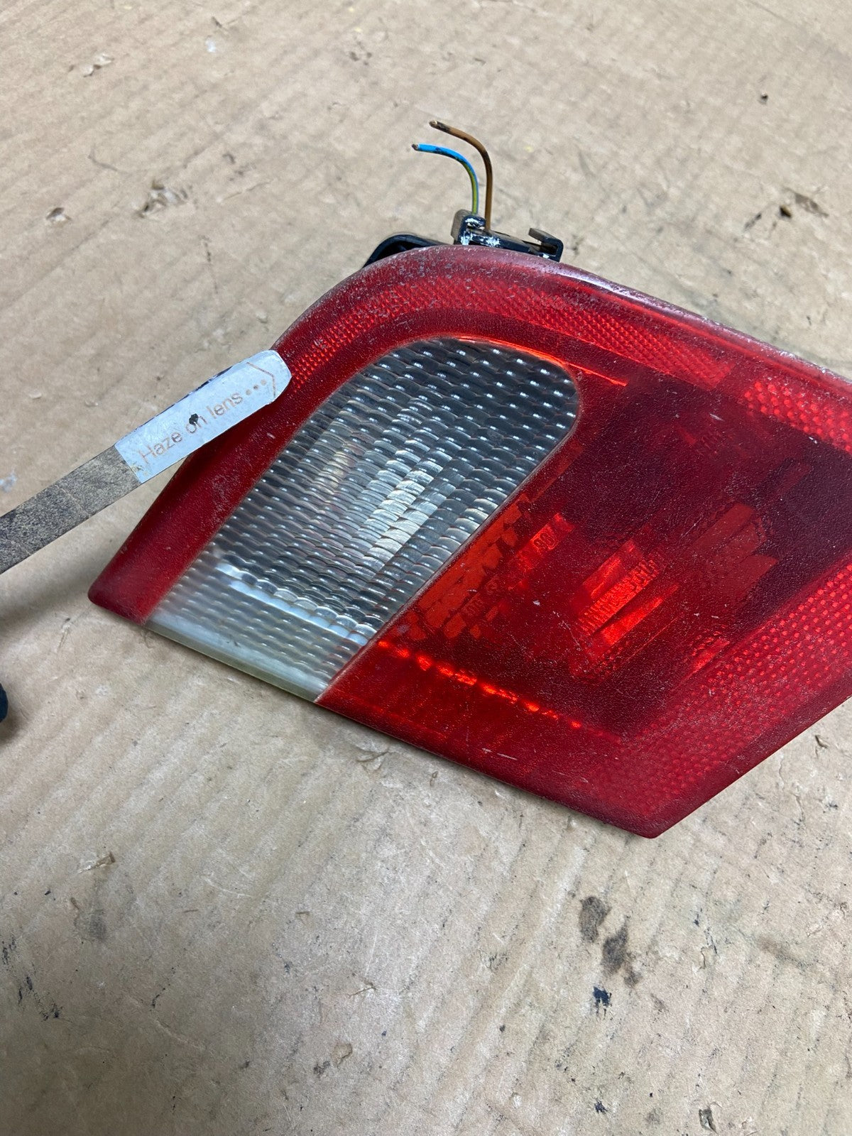 1998 - 2001 BMW 3 325i E46 Series Left Driver LH Inner Tail Light AI8151 DW4