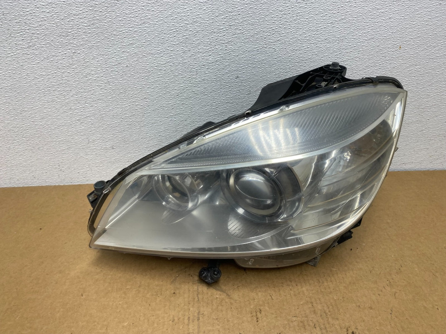 2008-2011 Mercedes C-Class C350 C300 Left Driver Xenon Headlight AC1790 DW0