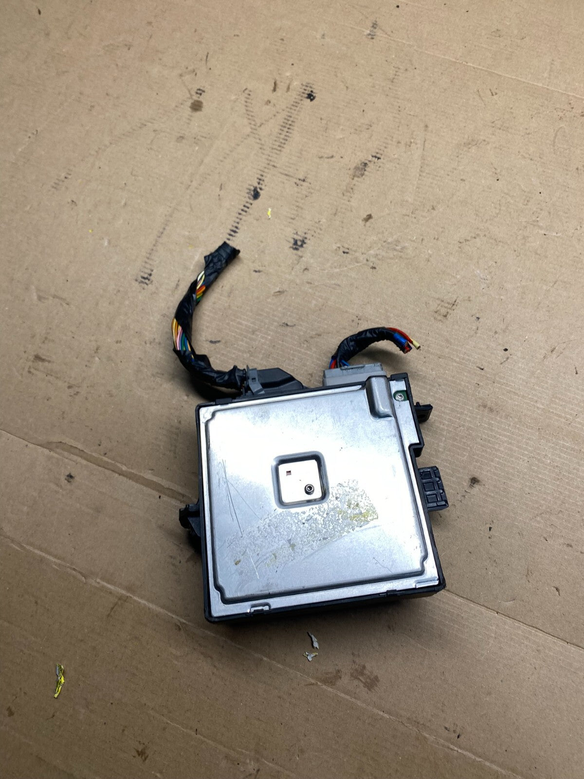 2006-2014 Kia Sedona Entourage Power Sliding Door Control Module N7380 DG6
