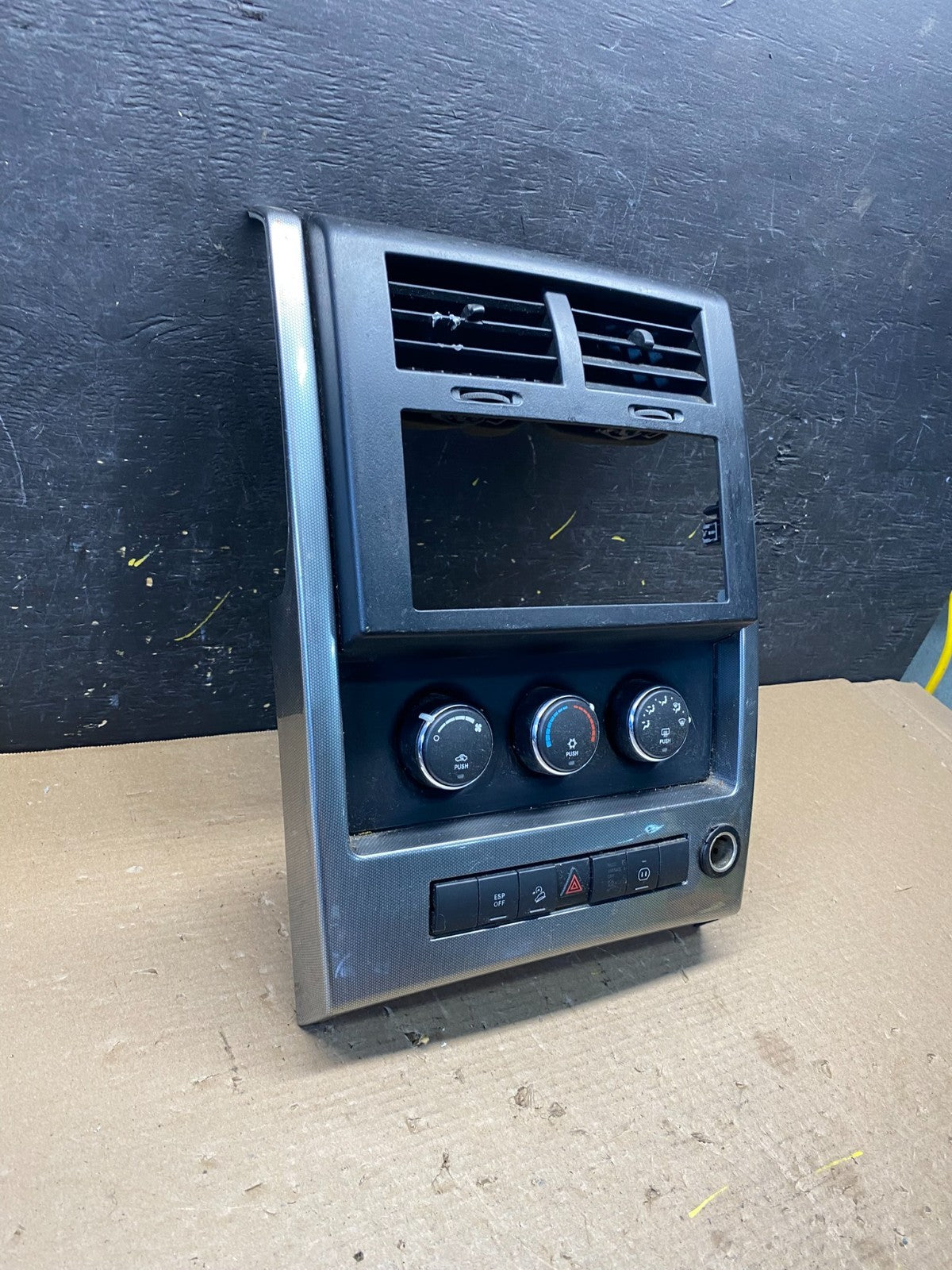 2008 to 2012 Jeep Liberty Dash Climate Temperature Control Radio Bezel s6665 DG1