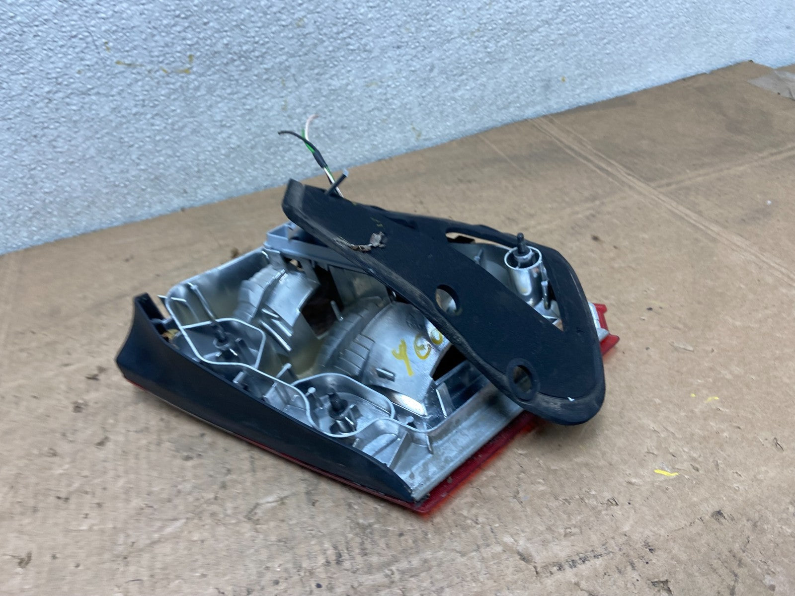 2002 2003 2004 2005 Saab 9-5 Sedan Right Passenger Inner Tail Light Oem Y6041 DW9