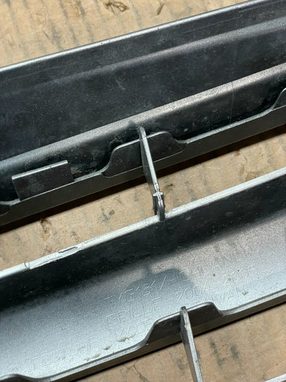 2001 to 2003 Toyota Highlander Front Upper Grille Grill With Emblem Y6523 DG8