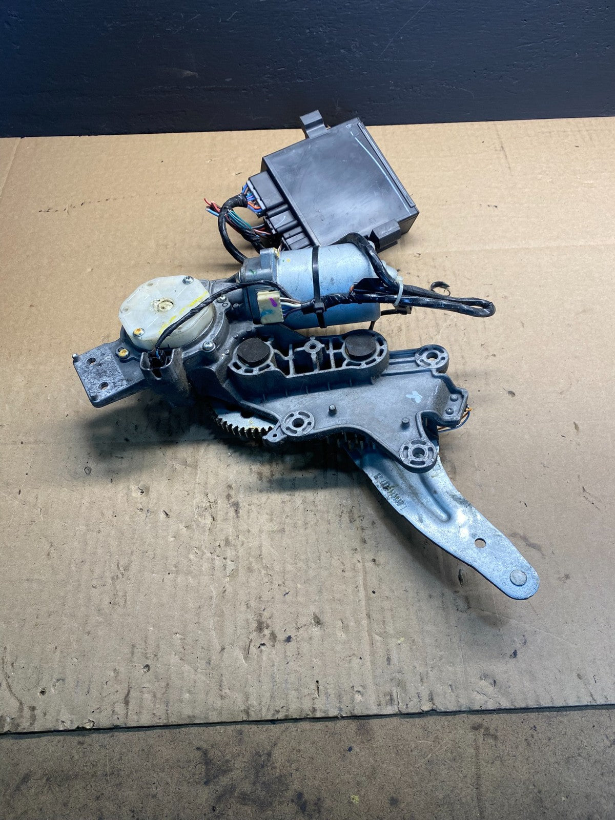 2009-2012 GMC Acadia Power Motor Liftgate Tailgate Control Module ab4244 DG3