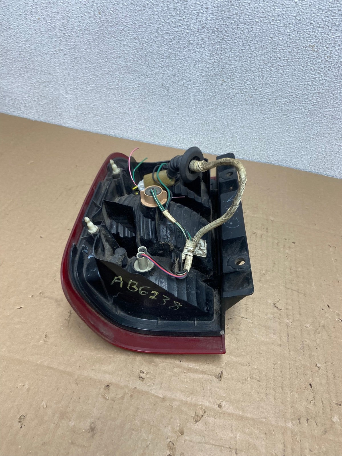 1999 to 2004 Nissan Pathfinder Right Passenger Rh Side Tail light Oem AB6238 LK5
