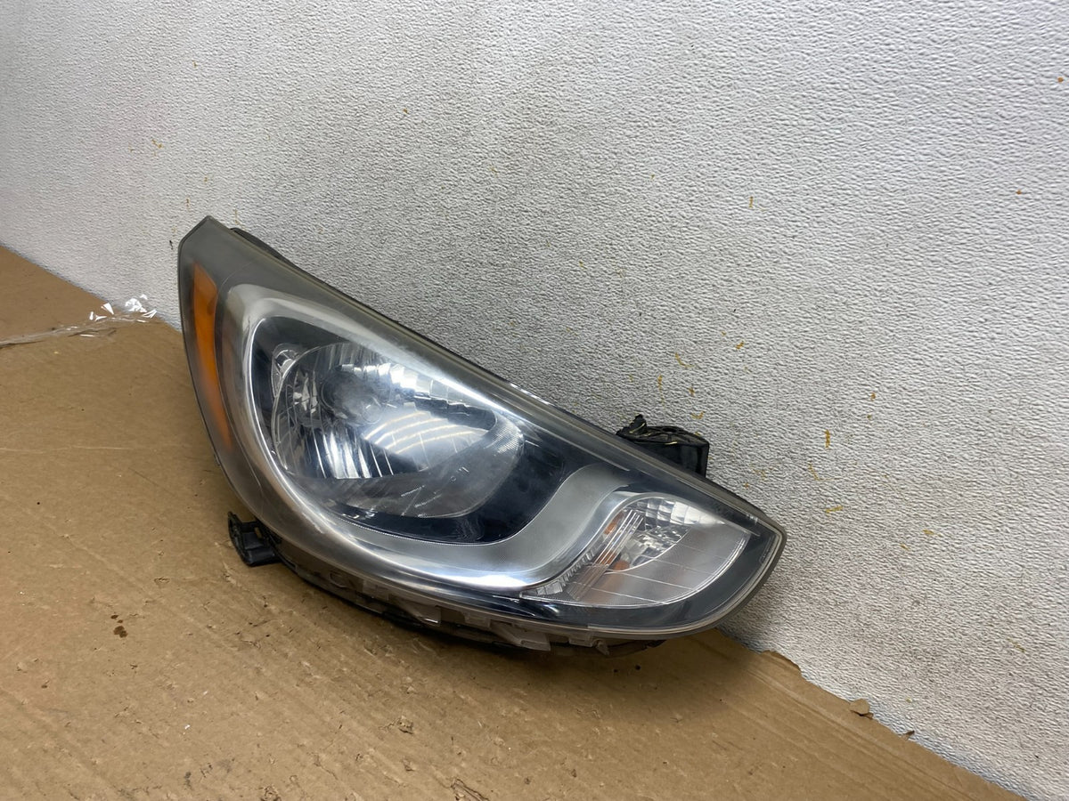 2013 to 2017 Hyundai Accent Right Passenger RH Side Headlight AH9011 DW2