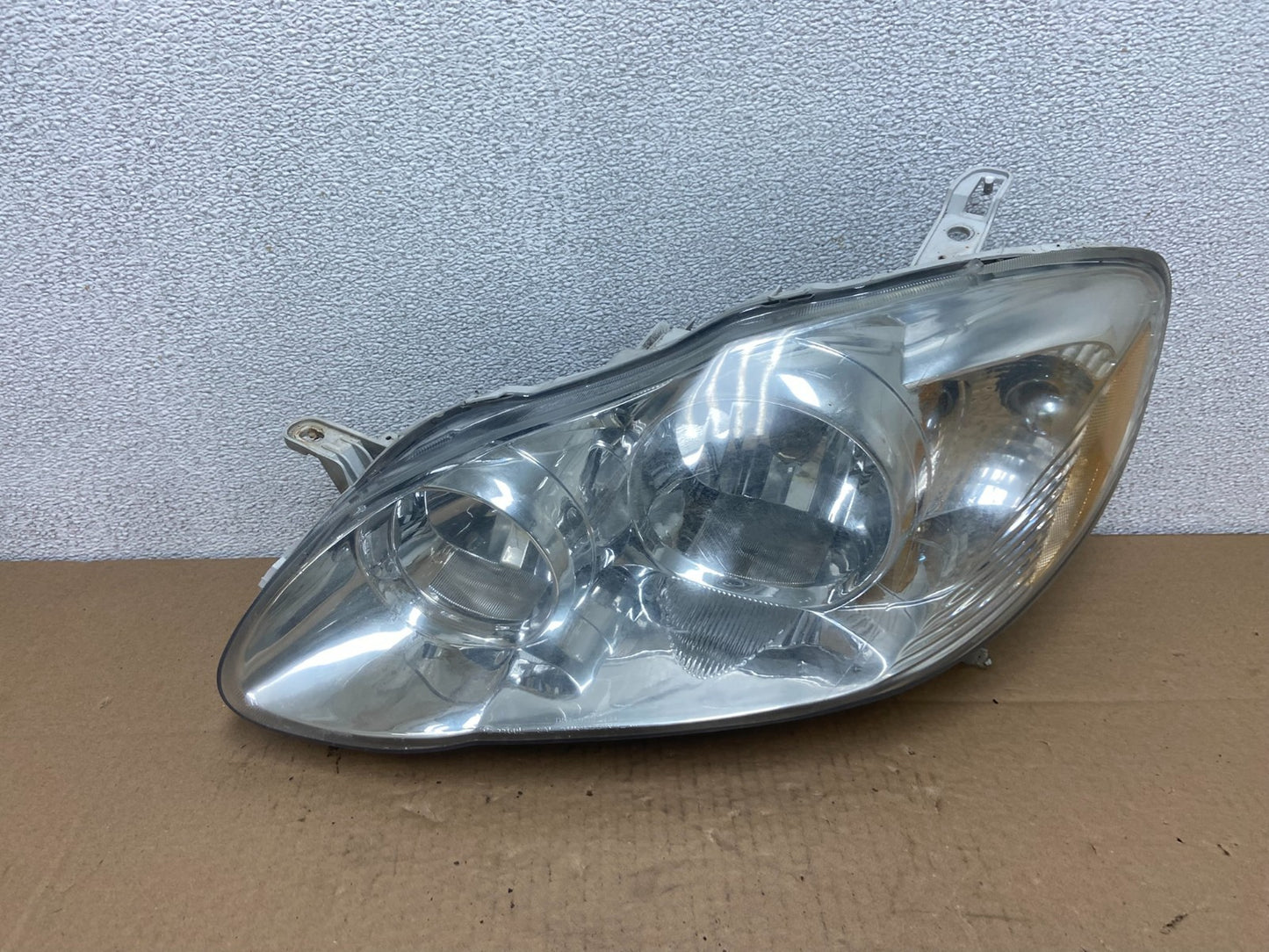 2005 to 2008 Toyota Corolla Left Driver LH side Headlight Oem AB6171 DW0