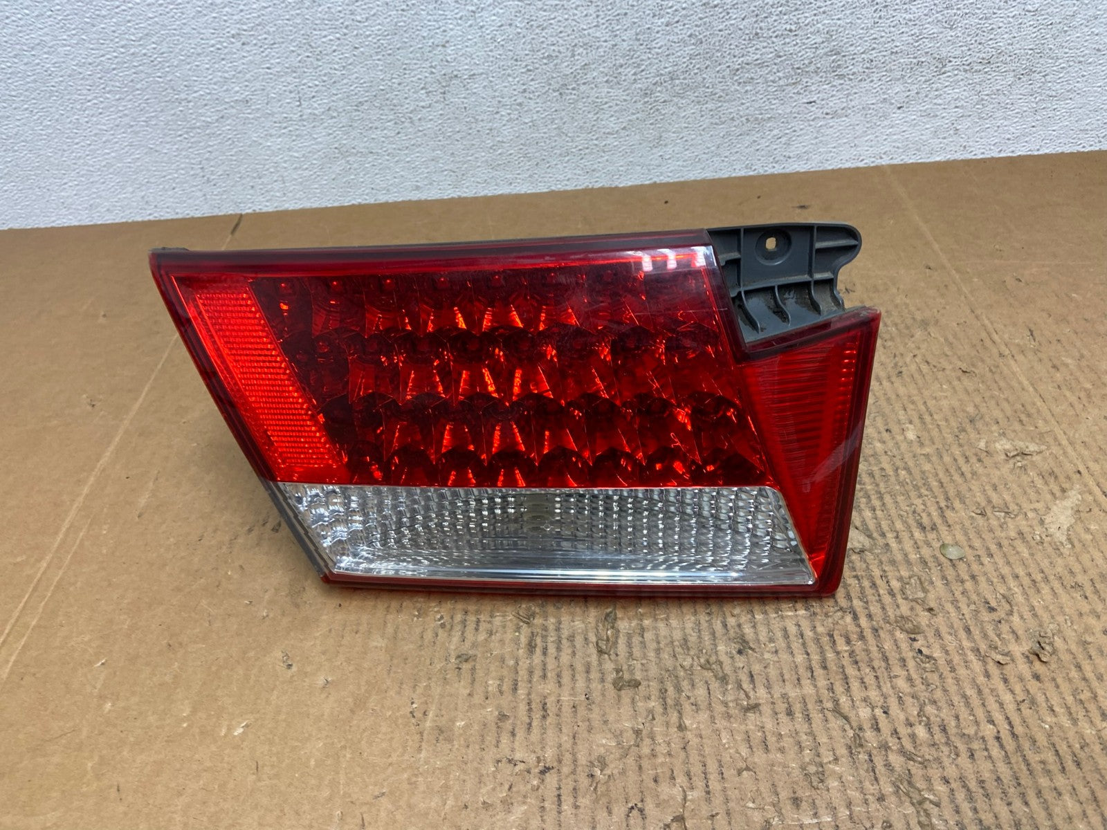 2006 2007 2008 2009 Hyundai Azera Left Driver LH Inner Tail Light AE2737 LK0