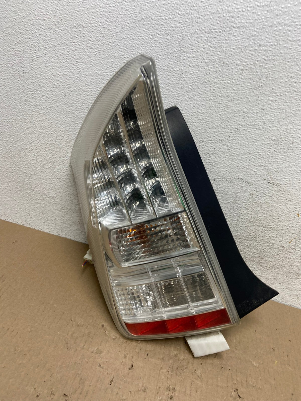 2010 2011 Toyota Prius Tail Light Left Driver LH Side AE9654 LK0
