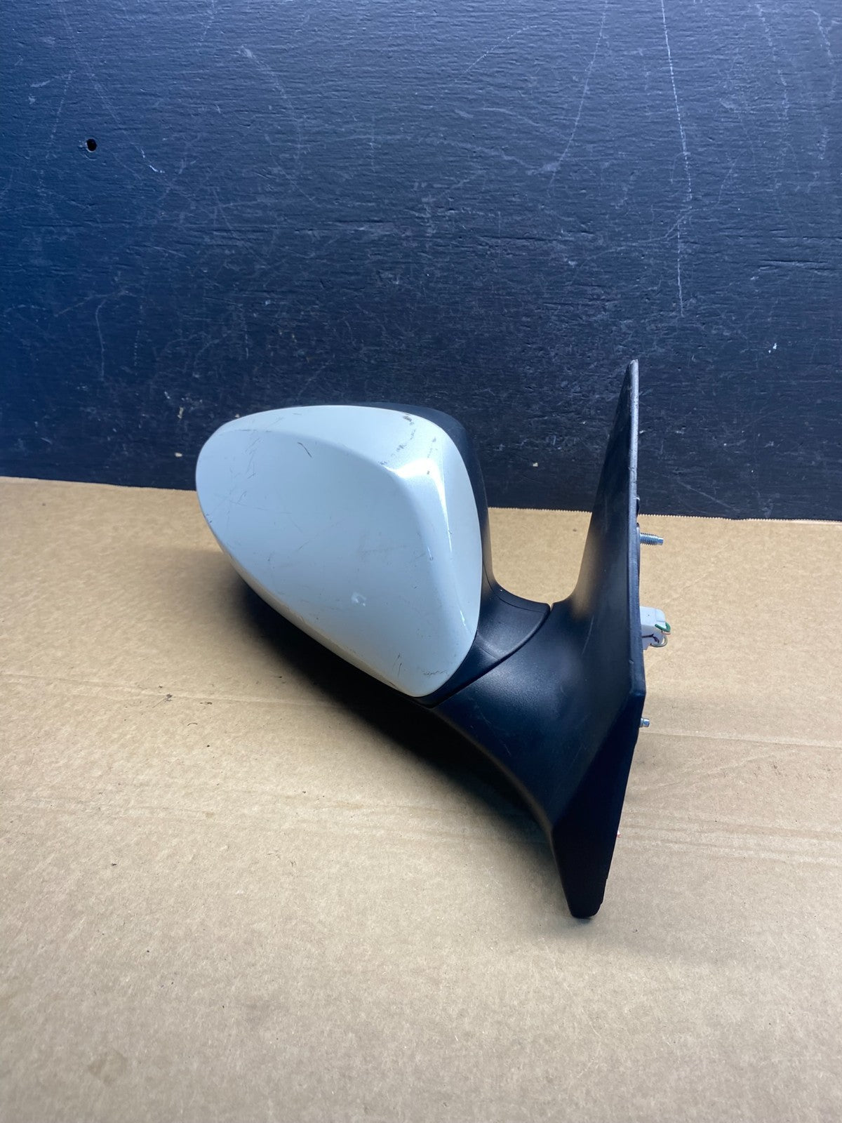 2012 to 2017 Hyundai Accent Right Passenger Side View Door Mirror AF7589 DG2
