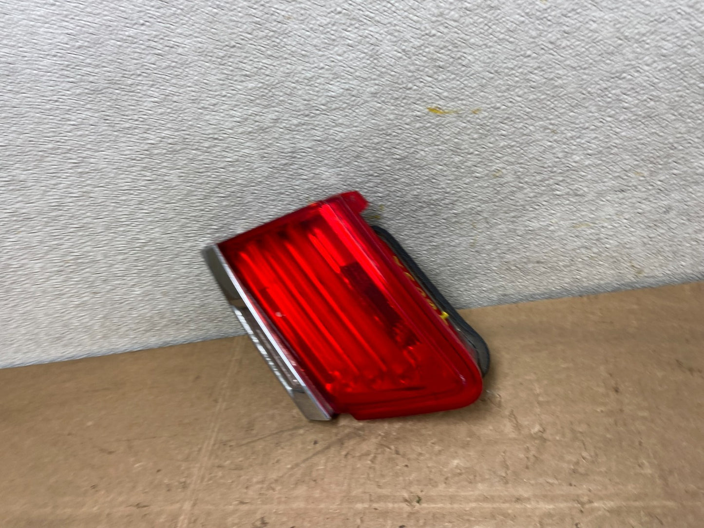 2009 - 2012 Bmw 7-Series F01 F02 750i Right Passenger Inner Tail Light Y6032 DW1
