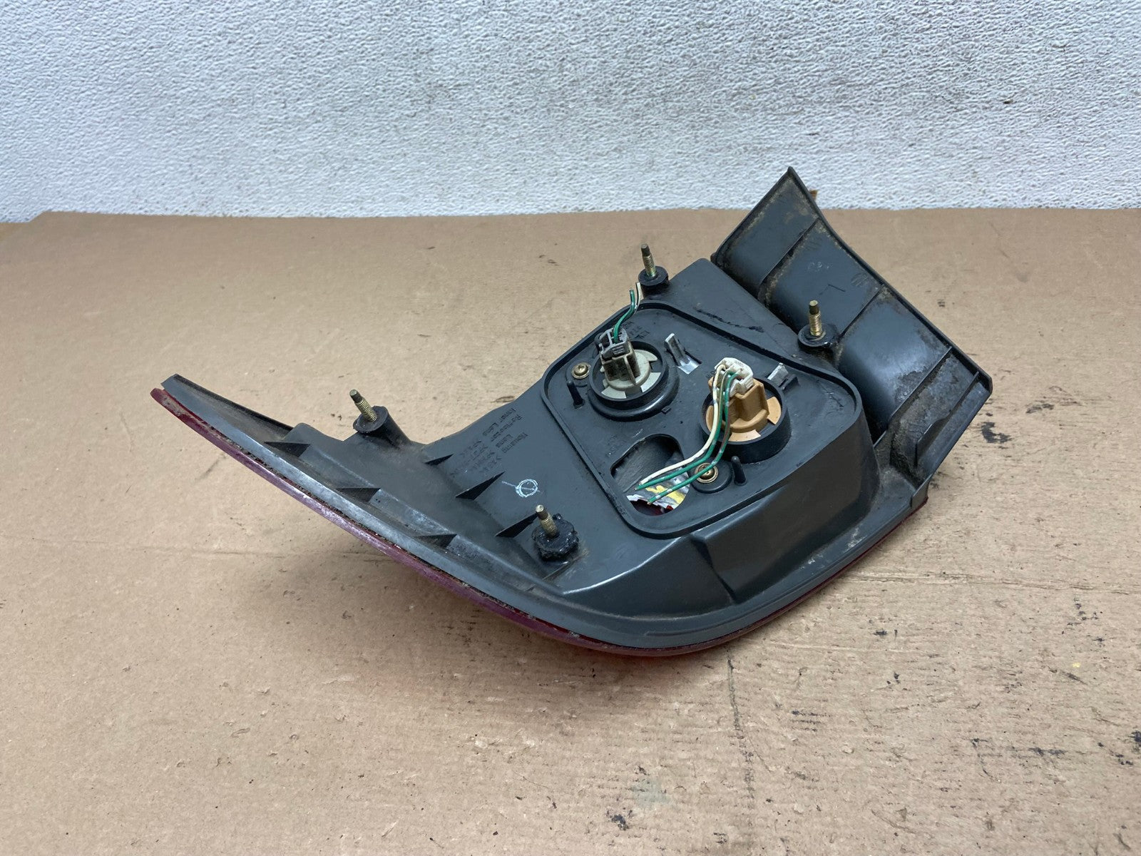 2000 2001 Lexus ES300 Outer Left Driver Lh Side Tail Light AF5056 LK4
