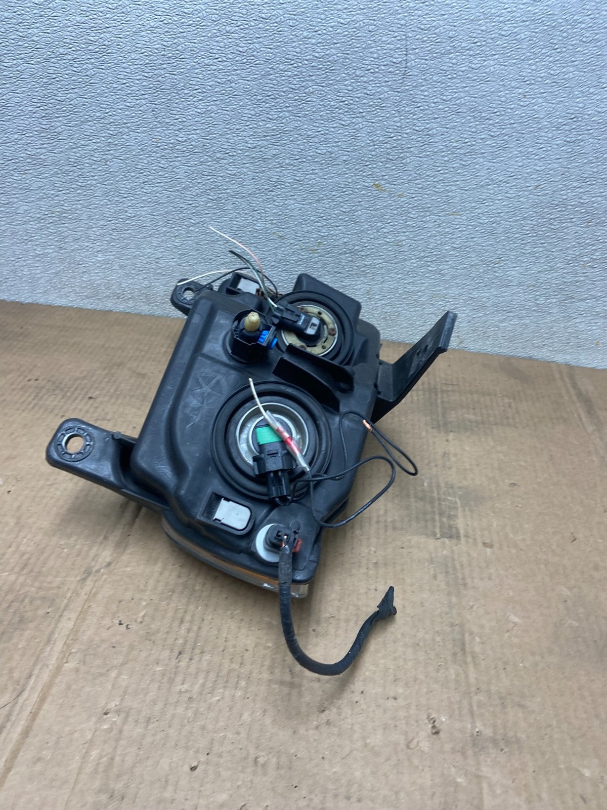 2011-2013 Jeep Grand Cherokee Right Passenger Halogen Headlight AA6230 DW6