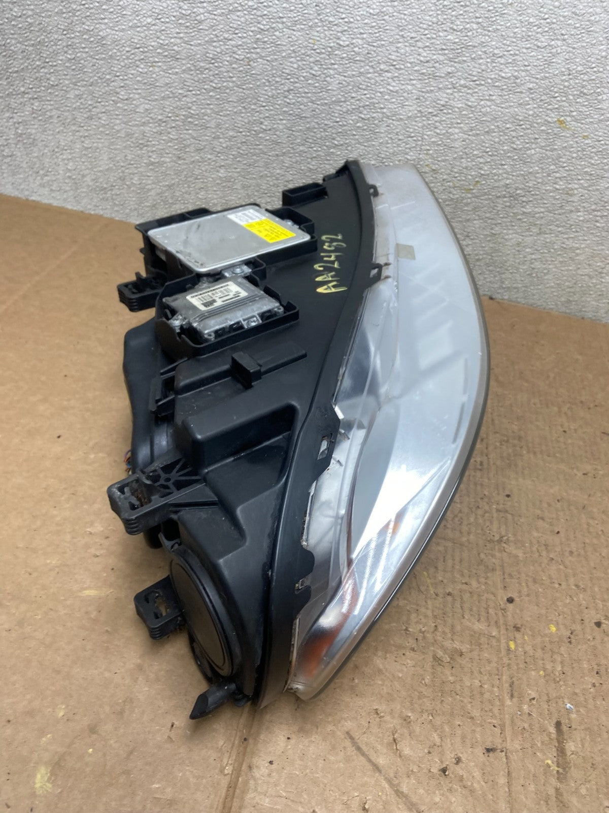2007-2011 Volvo S80 LH Driver Side Xenon Adaptive Headlight 31214182 AA24827
