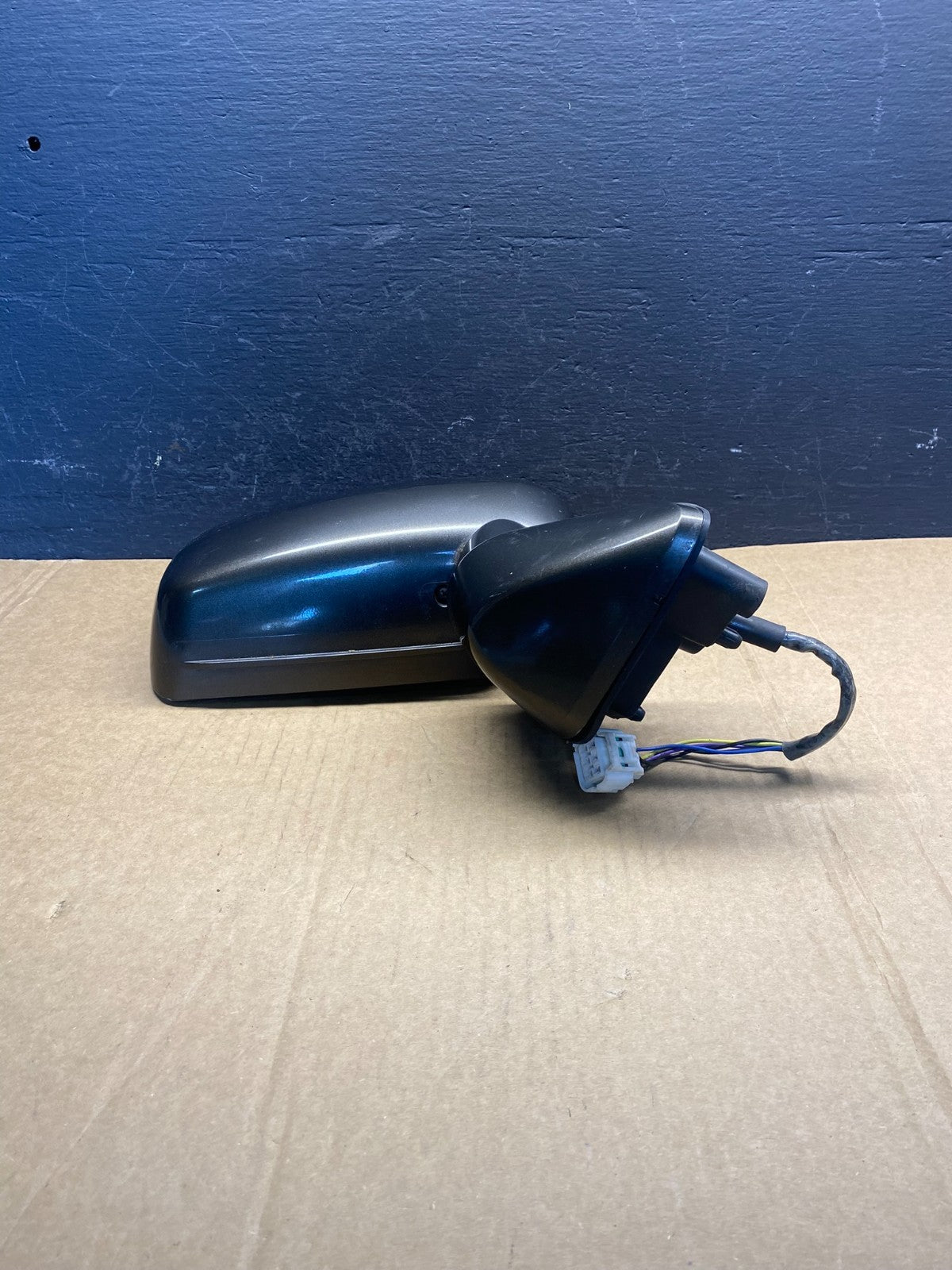 2004 - 2011 Mitsubishi Endeavor Right Passenger RH Door View Mirror AC7134 DG2
