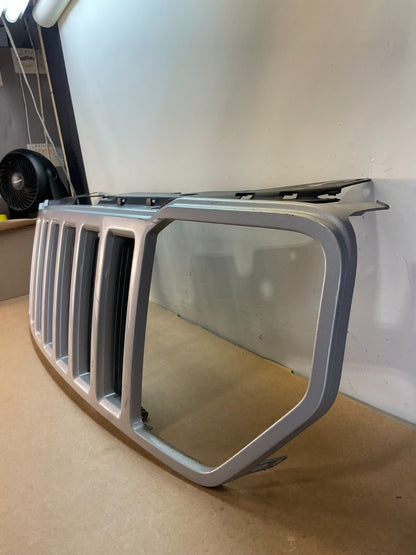 2008 2009 2010 2011 2012 Jeep Liberty Front Upper Grill Grille AF8545 DG1