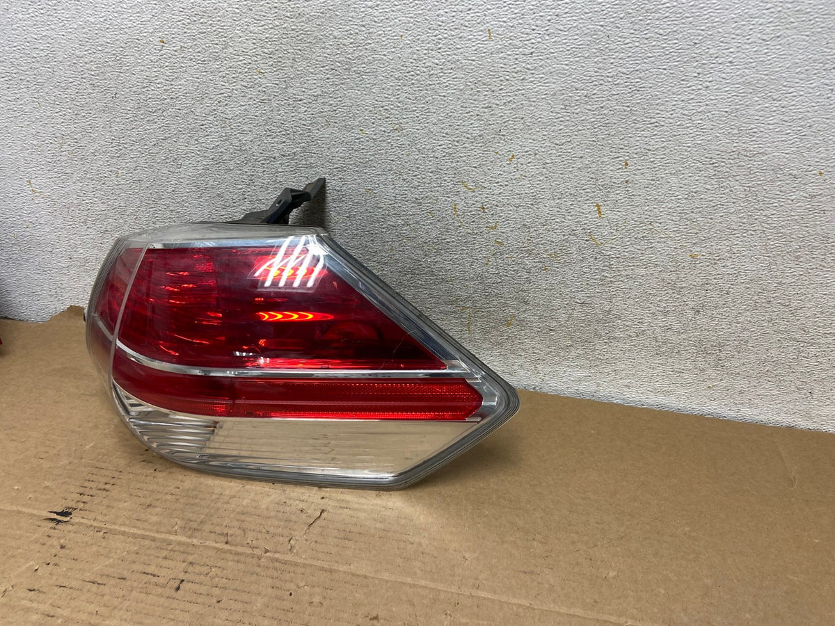 2014-2016 Nissan Rogue Right Passenger RH Side Outer Tail Light AH7909 LK2