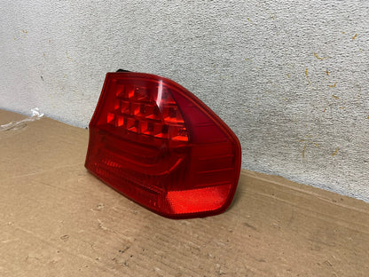 2009 2010 BMW 328i 3 Series Right Passenger RH Side Tail Light AH8955 LK2
