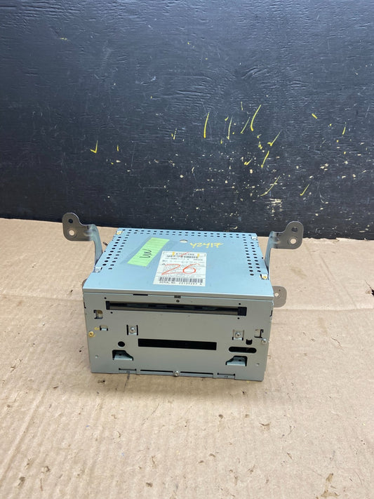 2007 2013 Mitsubishi Outlander AM/FM/CD/MP3 Radio Head Unit Receiver  Y2417 DG0
