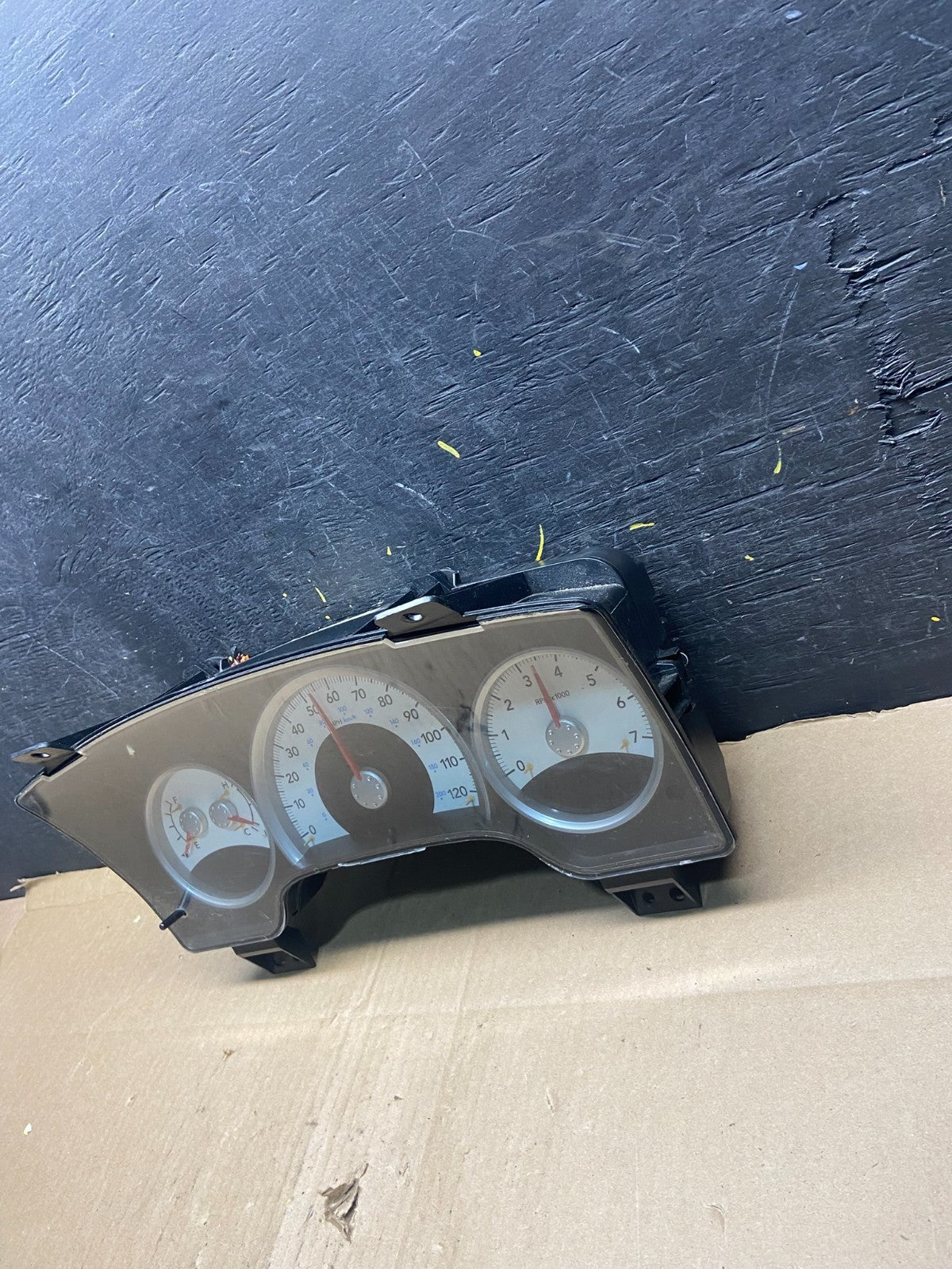 2006 to 2009 Dodge Dakota Instrument Speedometer Gauge Cluster T1917 DG2