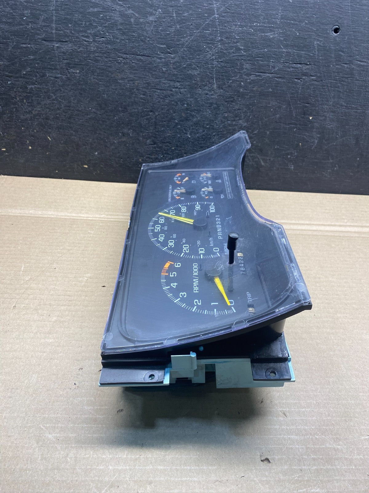 1995 to 1999 Chevrolet Silverado Suburban Cluster Gauge Speedometer ah7581 DG1