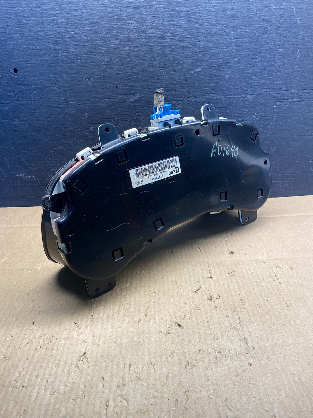 2003 to 2006 Chevrolet Silverado Yukon Cluster Gauge Speedometer AD1640 DG4