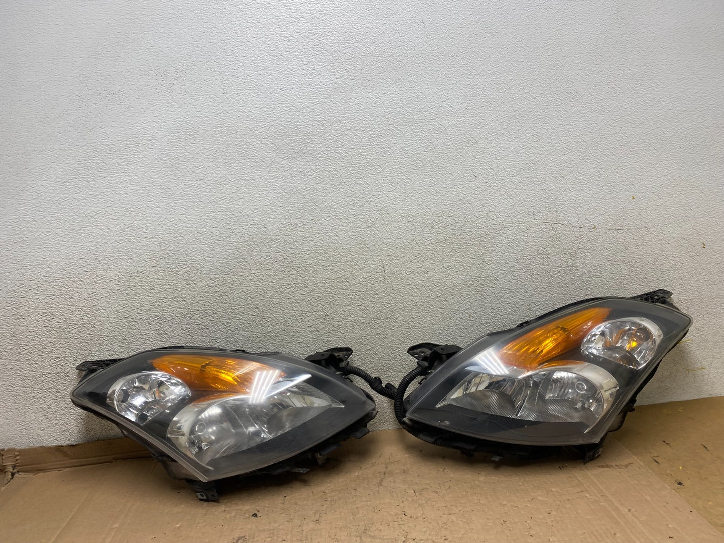 Sedan 2007 2008 2009 Nissan Altima Left+Right Set Headlights U9588 DW0