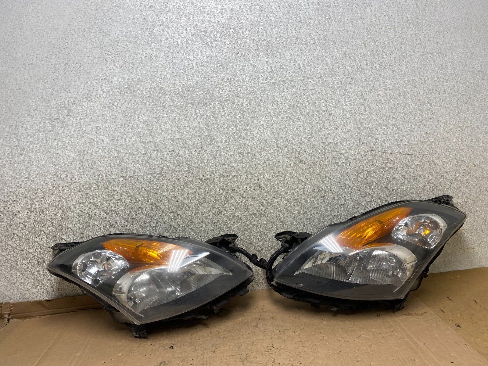 Sedan 2007 2008 2009 Nissan Altima Left+Right Set Headlights U9588 DW0