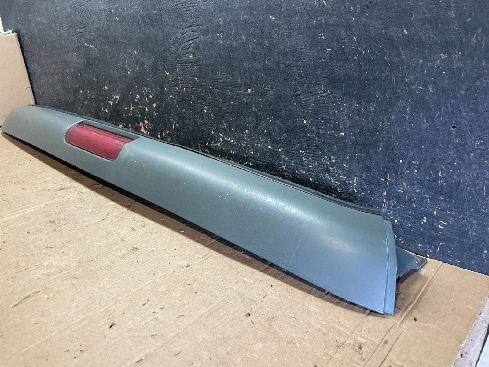 1996 to 2002 Chevrolet Express 3rd Third Brake Light Trim Spoiler Z8174 DG1
