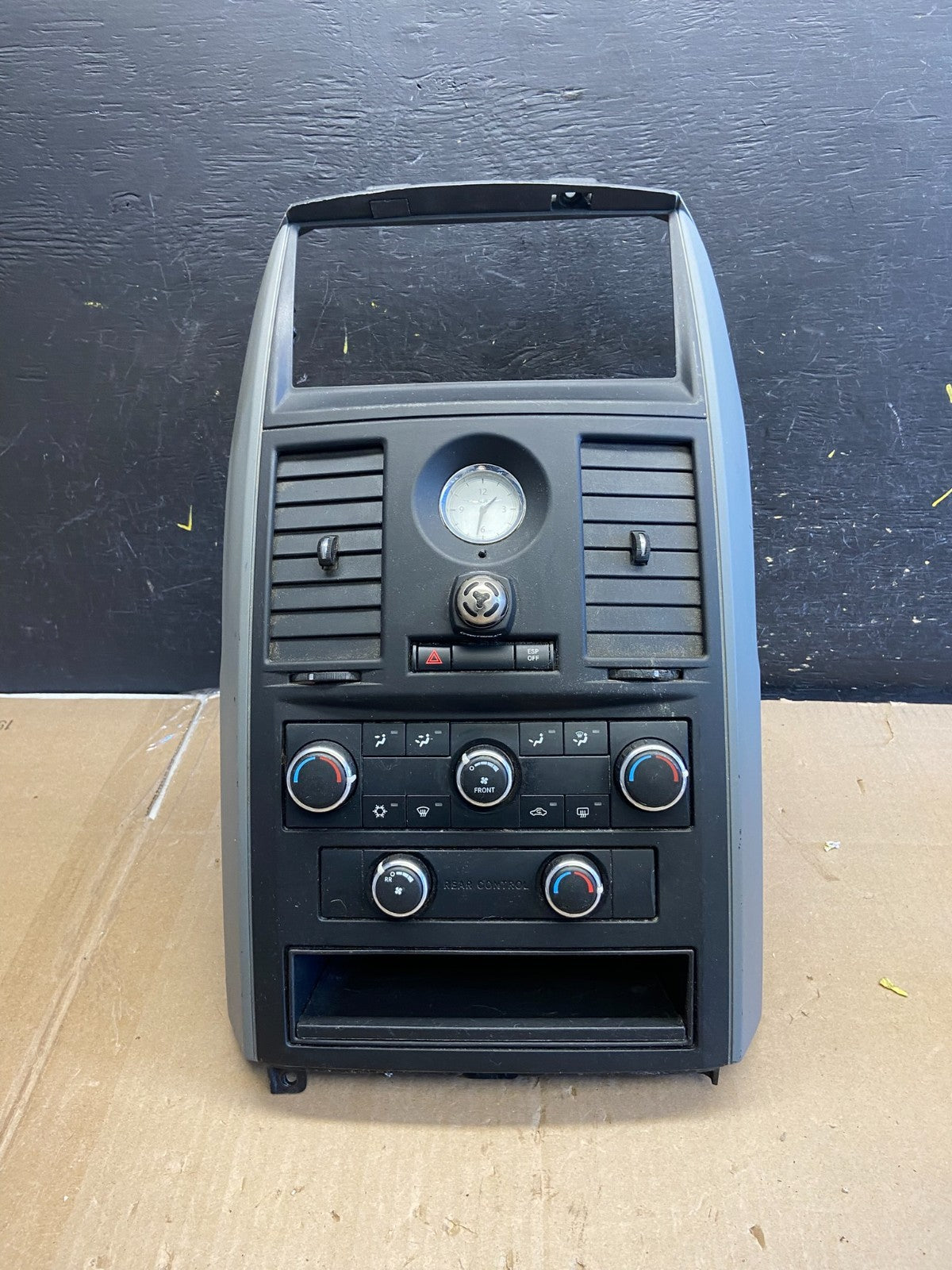 2008-2010 Chrysler Town Country Climate Control Panel Center Dash Trim AB1982 DG0