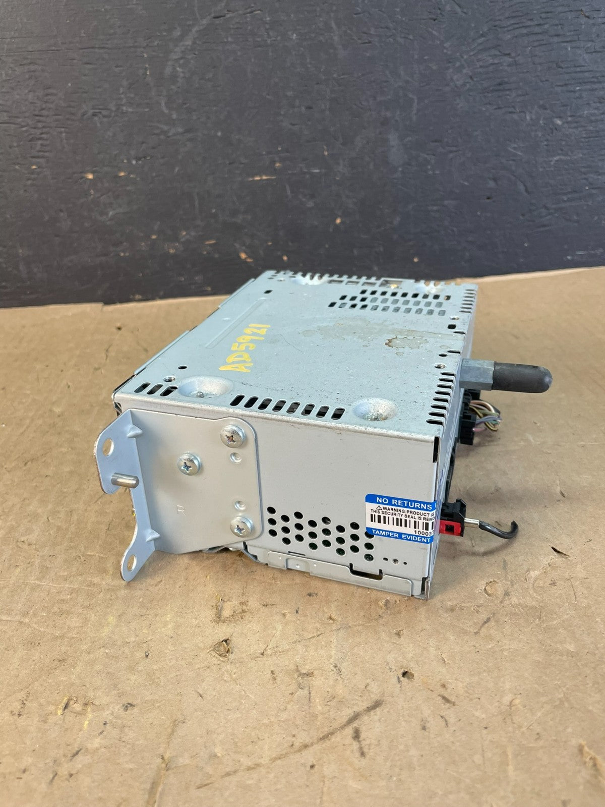 2013 to 2014 Ford Explorer Audio Equipment Radio Receiver AM FM CD AD5921 DW2