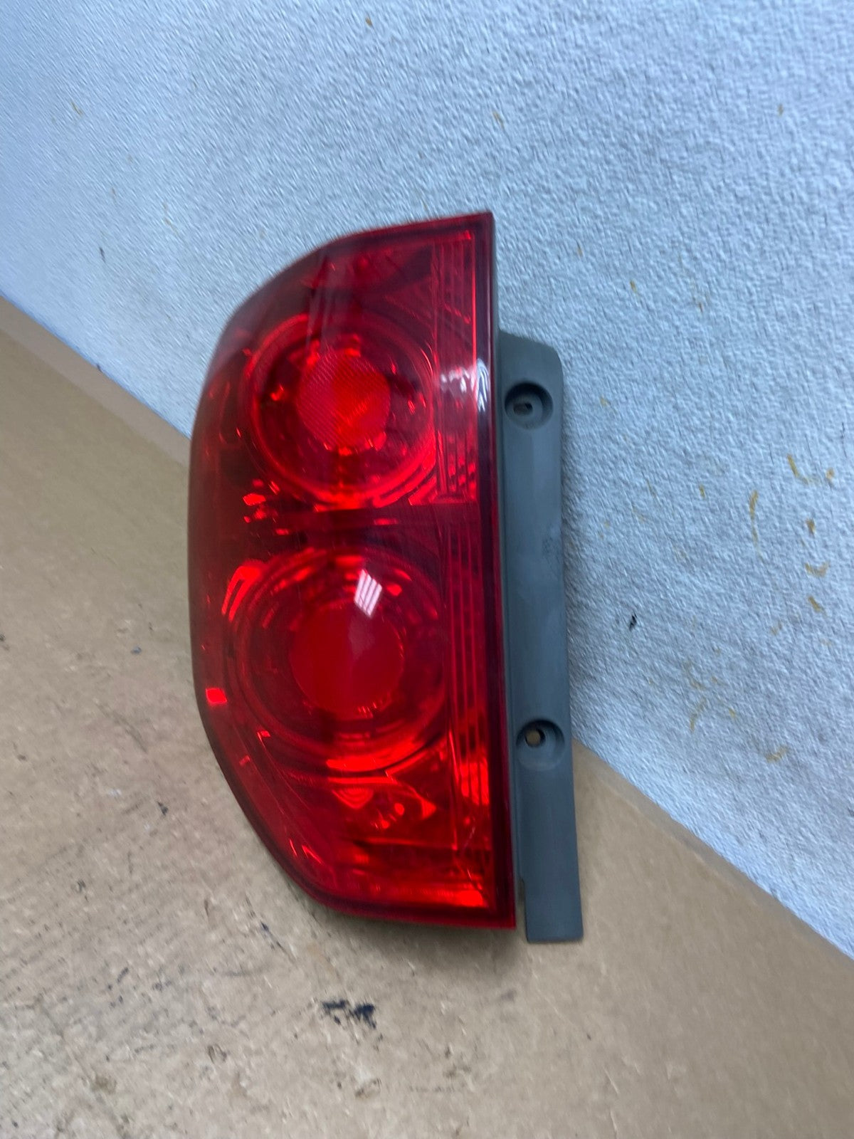 2003 2004 2005 Honda Pilot Left Driver LH Side Tail Light AI3508 LK1