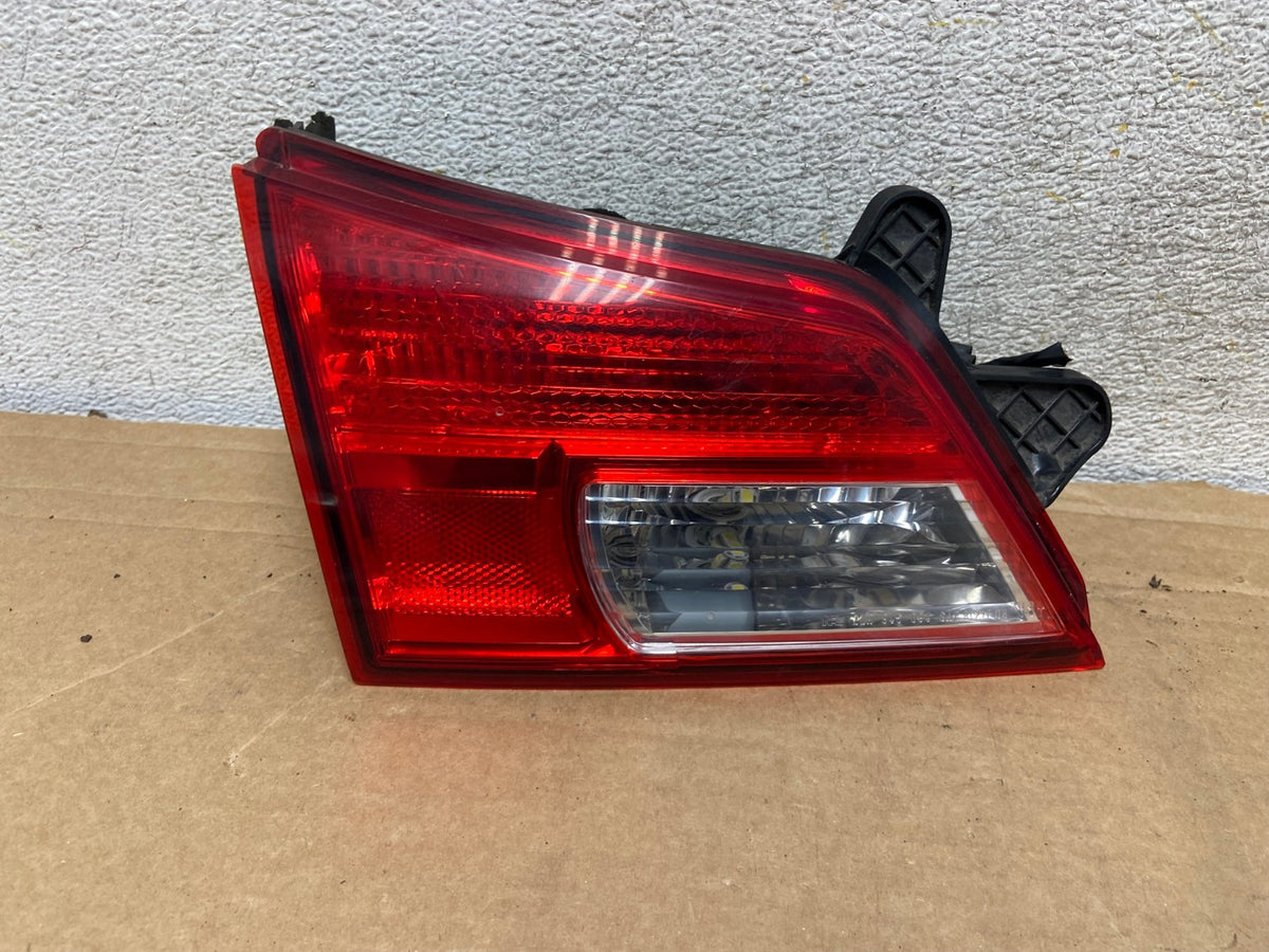 2010-2014 Subaru Outback Left Driver Lh Side Inner Tail Light AH8349 LK0