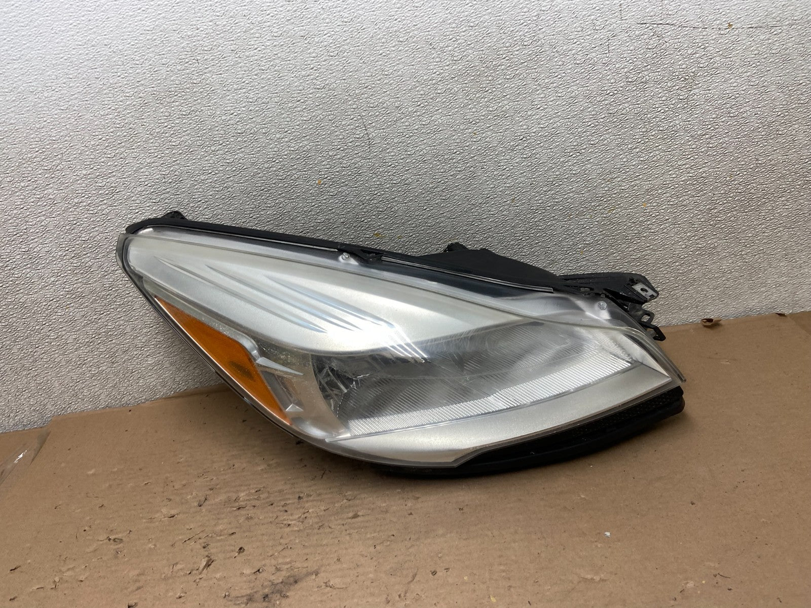 2013 - 2016 Ford Escape Headlight Right Passenger RH Side Halogen AB0169 DW0