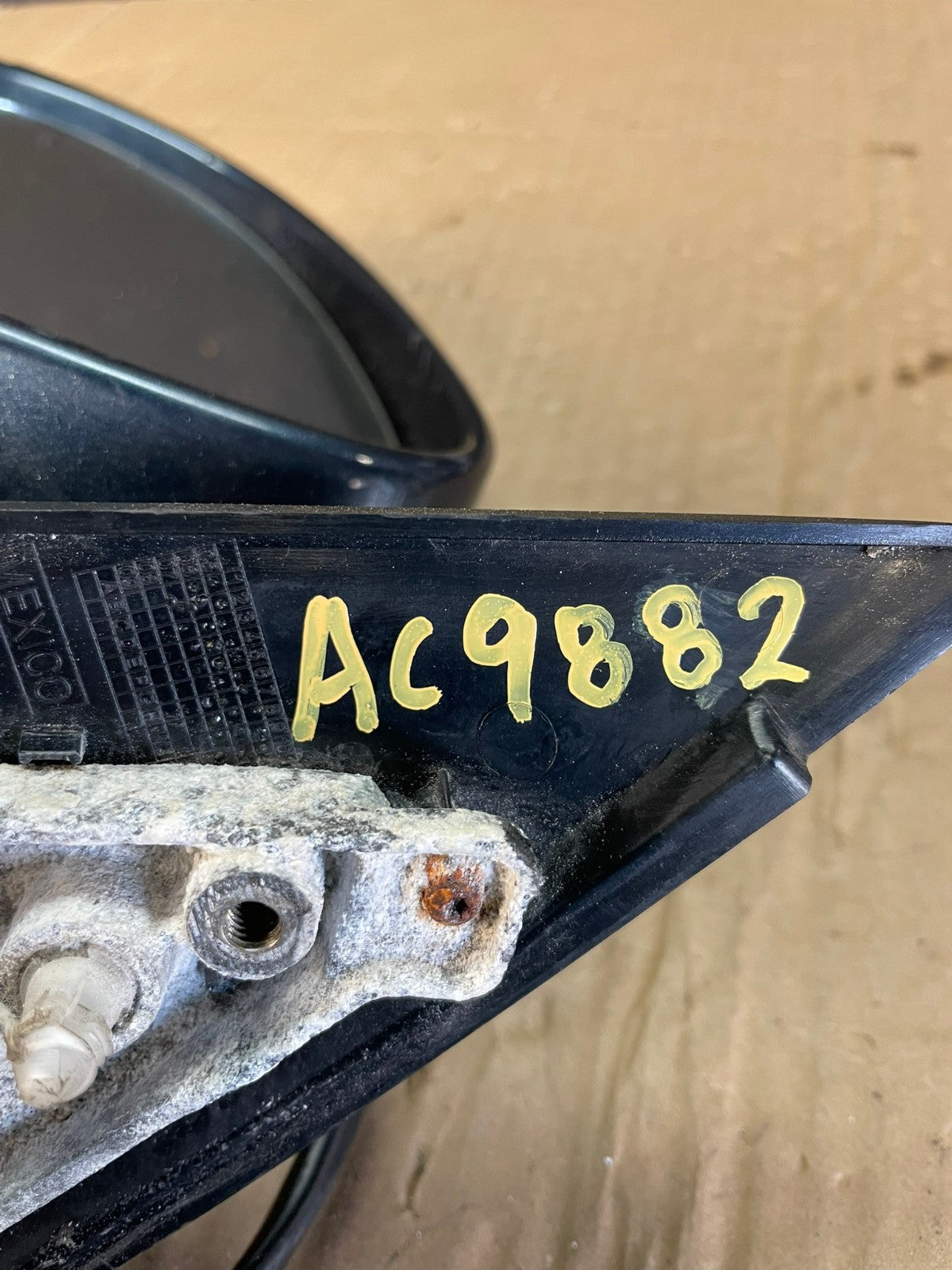 2006-2010 Volkswagen Jetta Left Driver View Door Mirror AC9882 LK11