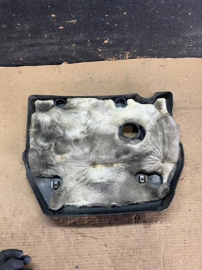2004 to 2009 Mazda 3 DOHC 16 VALVE Engine Shield Top Cover Oem R5070 DG5