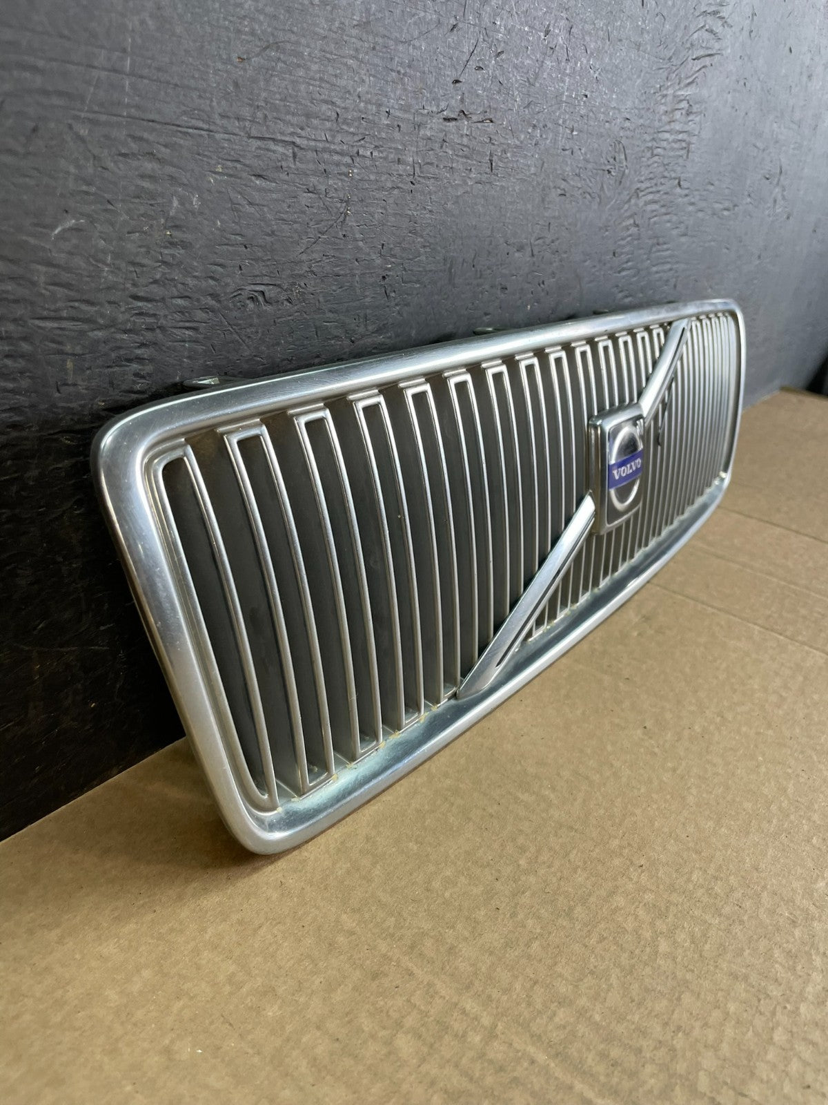 1999 to 2003 Volvo S80 Front Upper Grill Grille AF5215 DG2