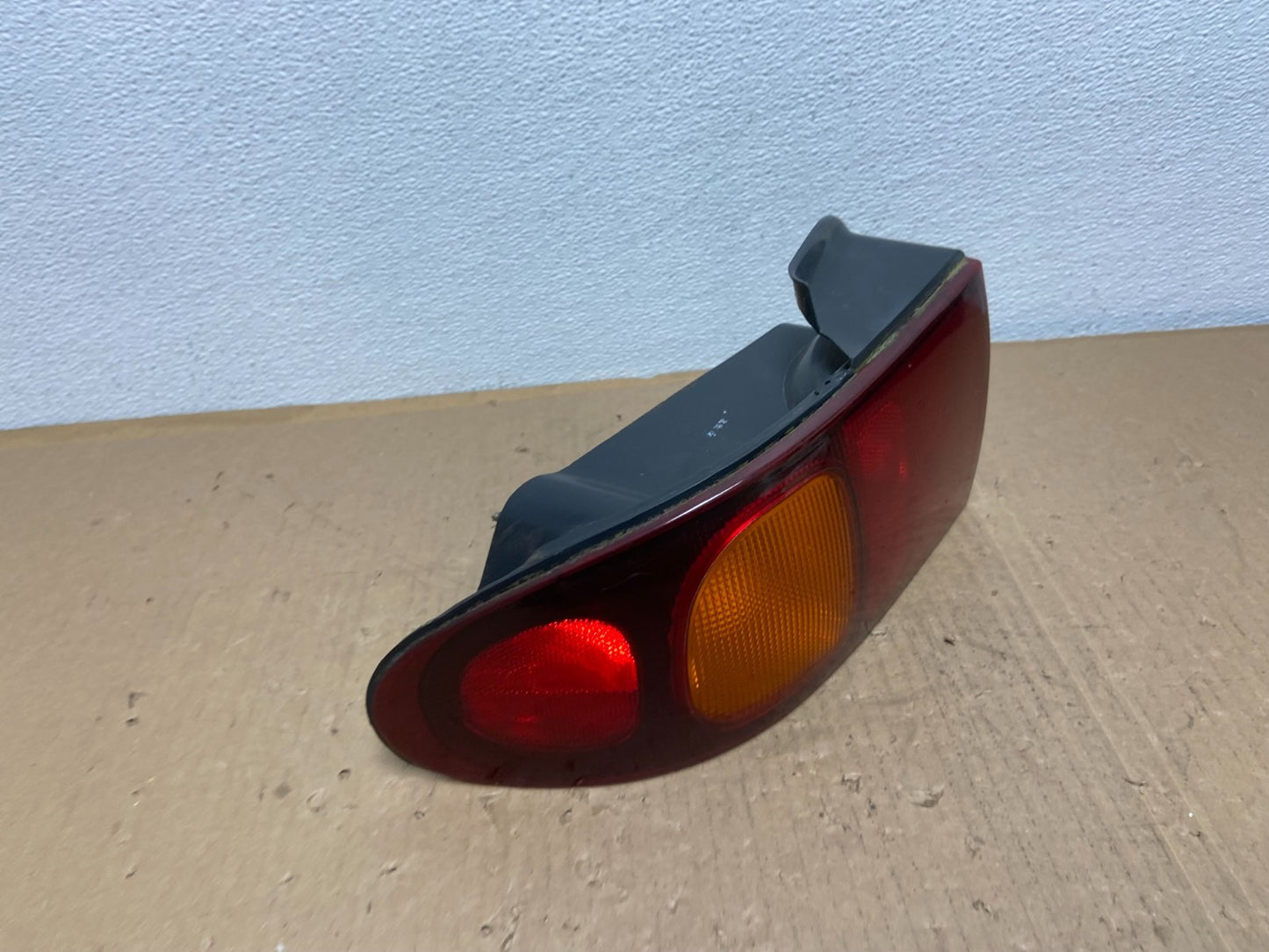 1995 to 1996 Hyundai Sonata Left Driver LH Side Tail light AB6628 DG2