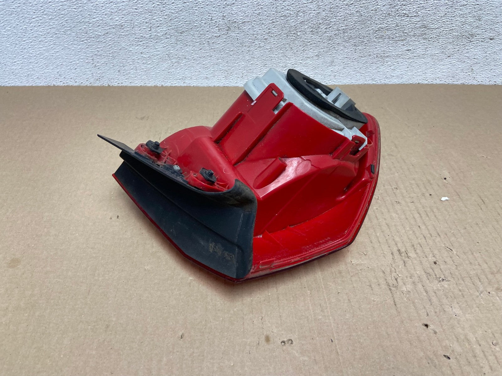 2012 to 2015 Volkswagen Passat Right Passenger Rh Side Tail light AF5798 LK3