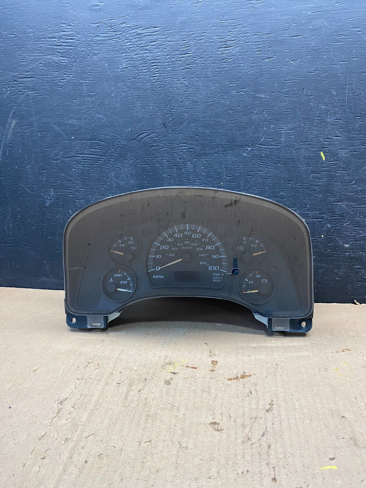 2004 to 2007 Chevrolet Express Speedometer Cluster Gauge M1640 PS0