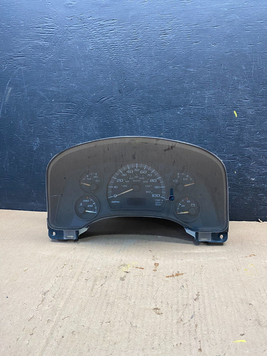 2004 to 2007 Chevrolet Express Speedometer Cluster Gauge M1640 PS0