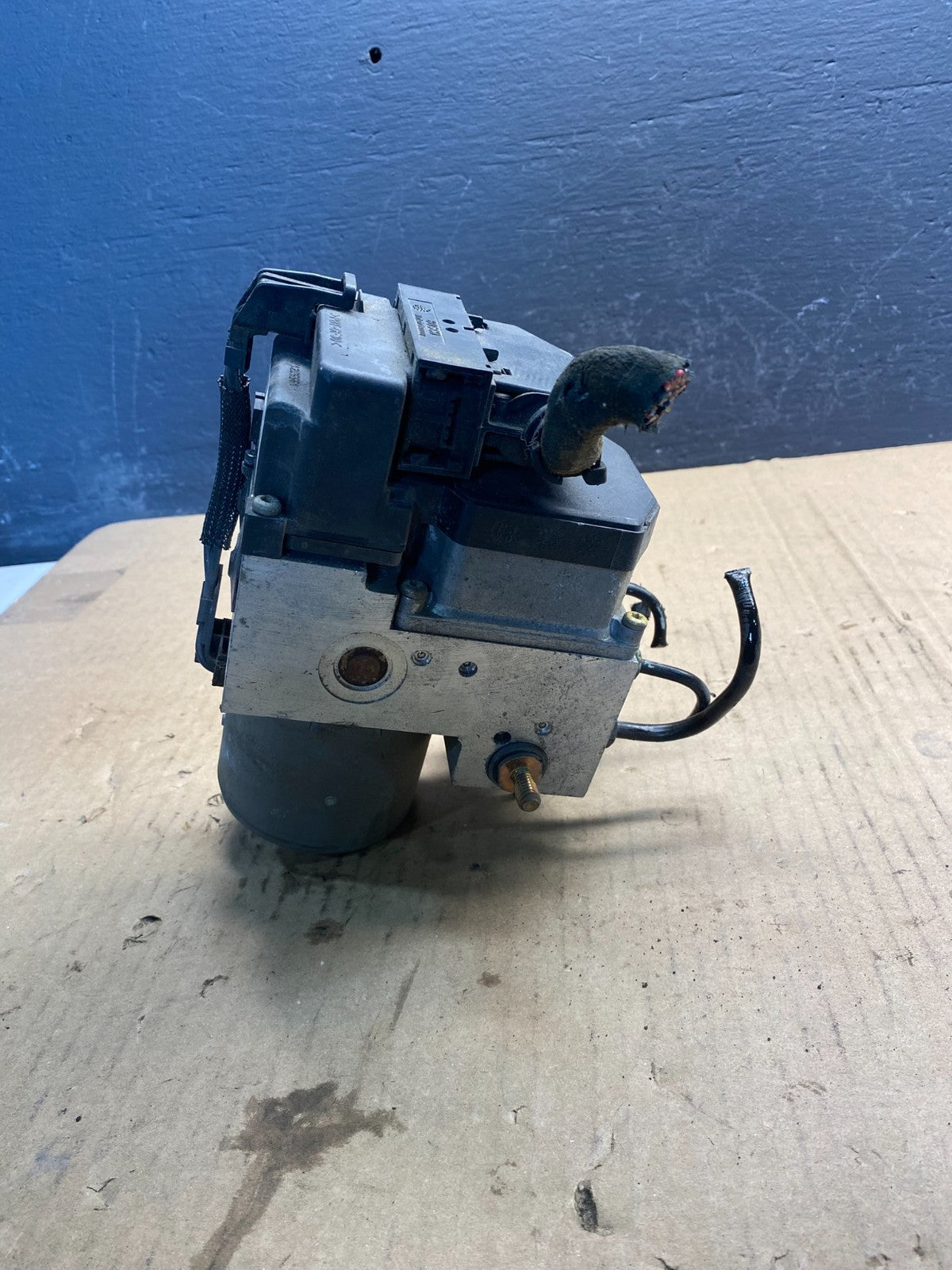 2002-2005 Maserati Coupe 4200 M138 ABS AntiLock Brake Pump Module AC0986  DG4