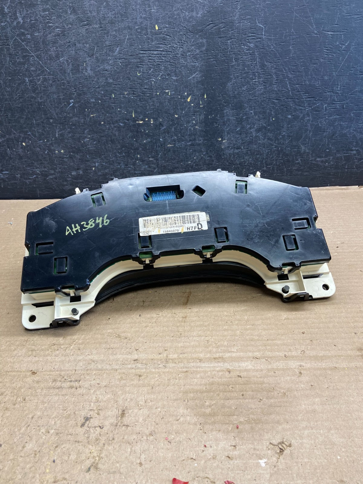 2004 to 2007 Chevrolet Express Speedometer Cluster Gauge AH3846 DG8
