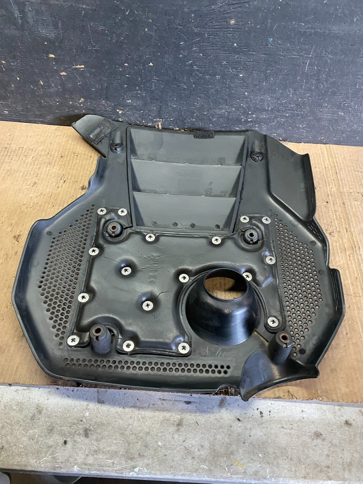 2006 to 2010 Hyundai Azera Sonata V6 Engine Motor Shield Cover Q0459 DG5