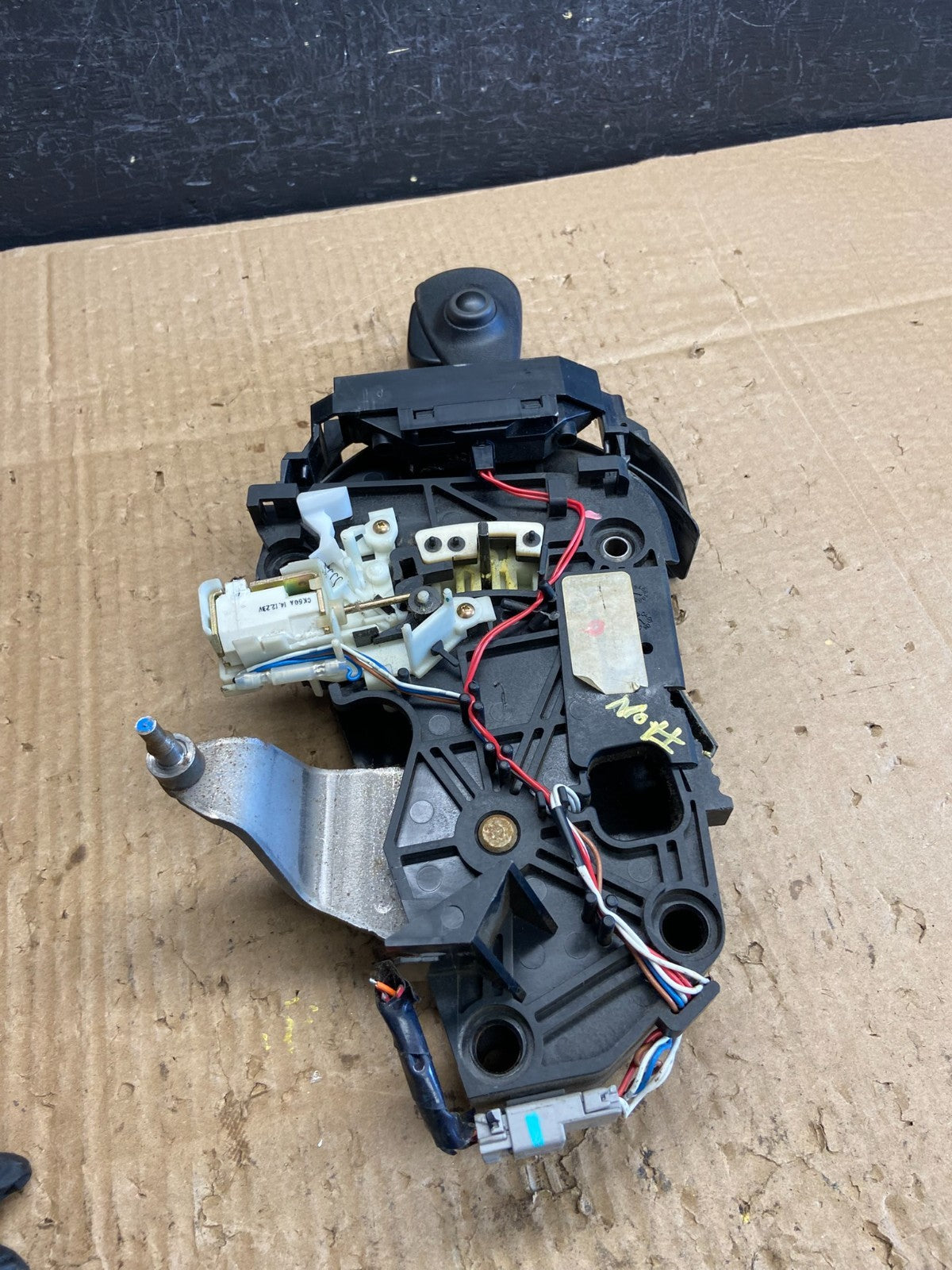 2005 to 2009 Nissan Quest Gear Shift Shifter AD18655