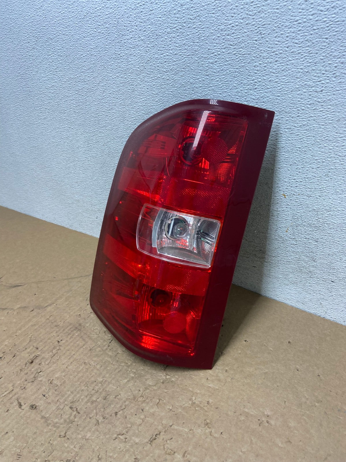 2007 to 2013 Chevrolet Silverado Left Driver LH Side Tail Light AG1281 LK1
