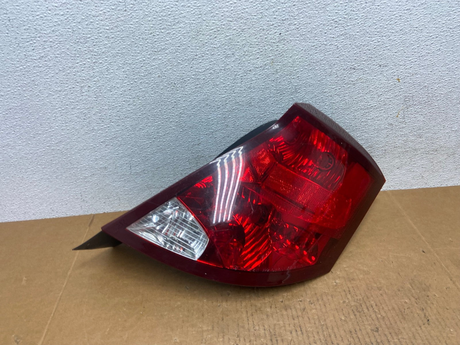 2003-2007 Saturn Ion Passenger Right RH Side Tail Light Tail Light AE0478 LK0