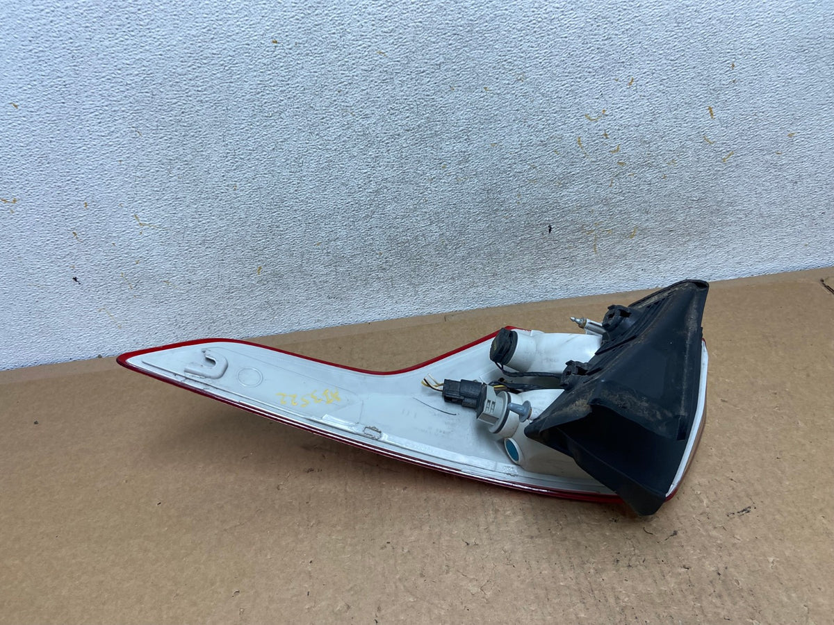 2013 to 2016 Ford Escape Left Driver LH Side Tail Light AI3522 LK4