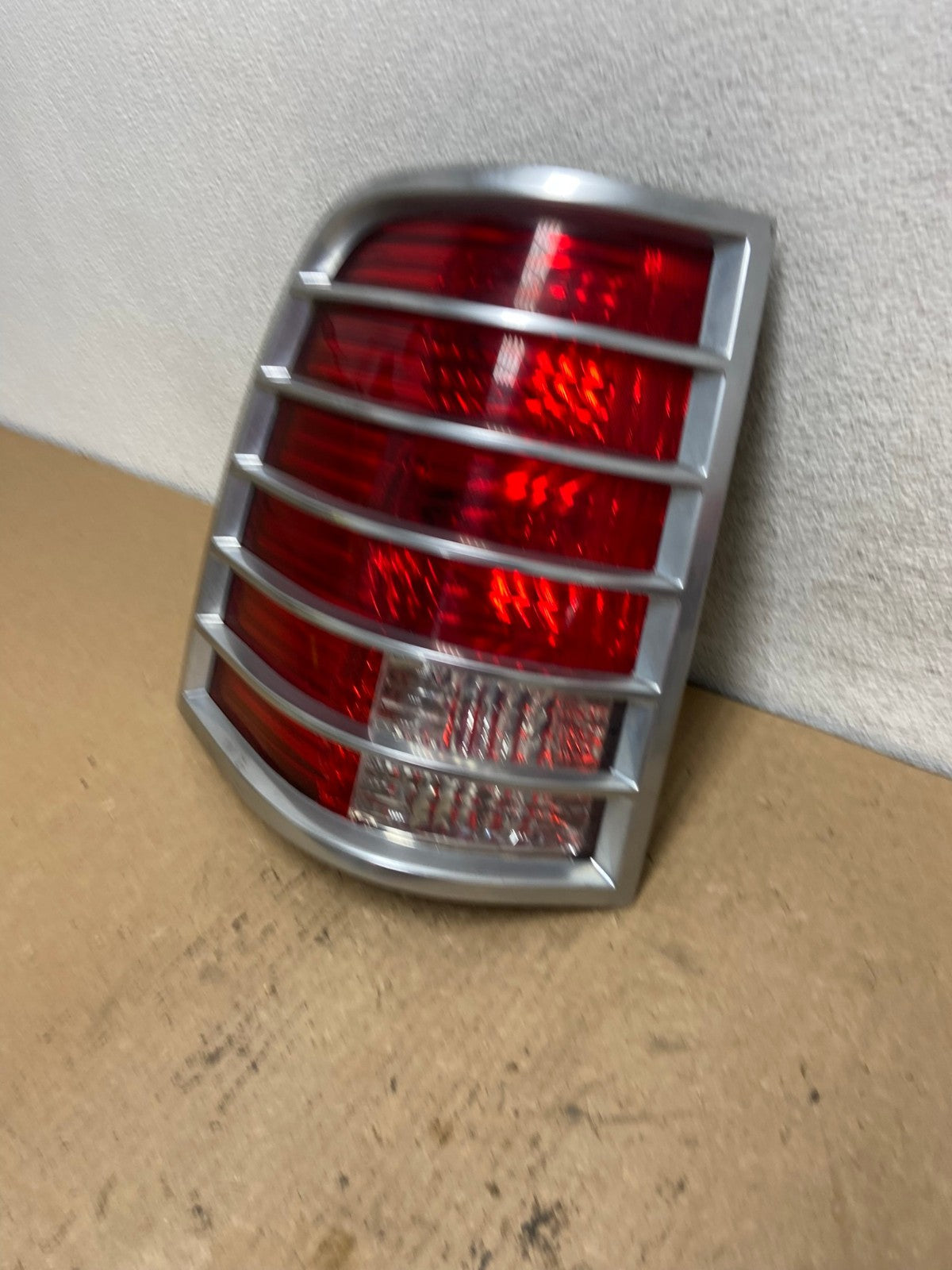 2002 to 2005 Mercury Mountaineer Left Driver Lh Side Tail Light AG2439 LK1