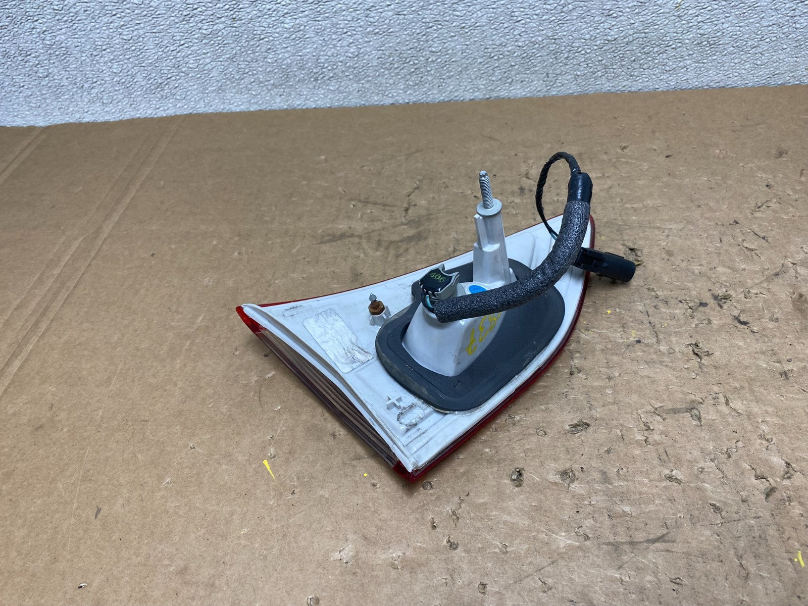 2013 to 2016 Ford Escape Right Passenger RH Side Inner Tail Light OEM V5837 DW5