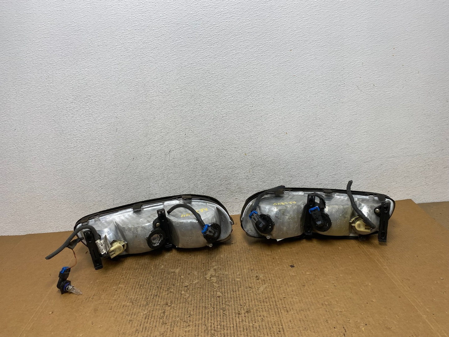 1997 to 2003 Chevrolet Malibu Left+Right Side Headlights AE2844 DW5